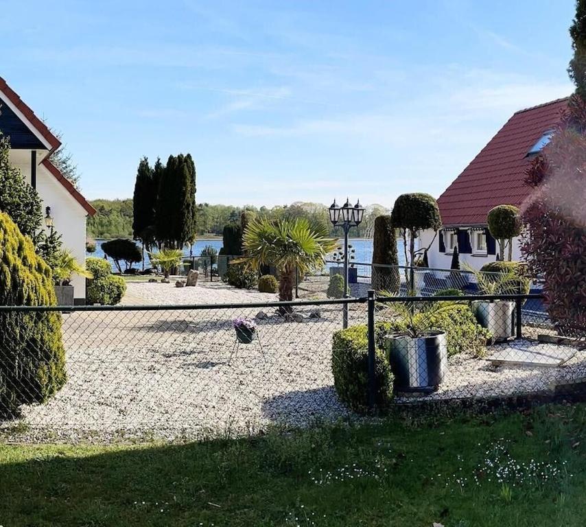 Freistehendes Ferienhaus Am See Naehe Roermond Heel Esterno foto