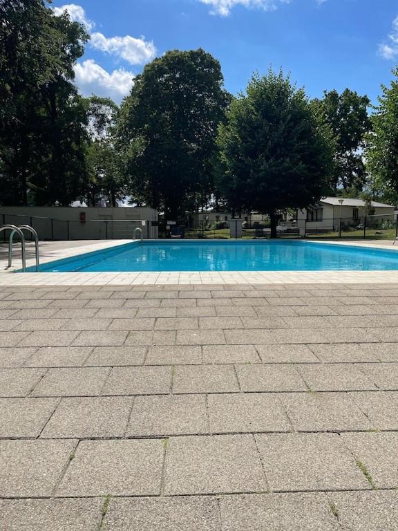 Freistehendes Ferienhaus Am See Naehe Roermond Heel Esterno foto