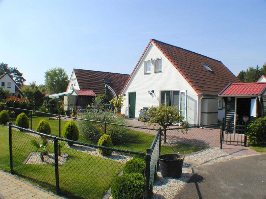 Freistehendes Ferienhaus Am See Naehe Roermond Heel Esterno foto