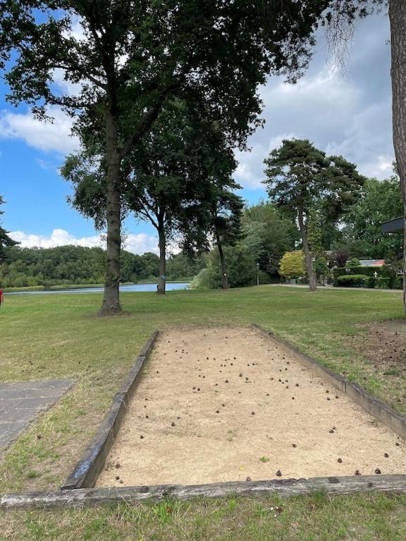 Freistehendes Ferienhaus Am See Naehe Roermond Heel Esterno foto