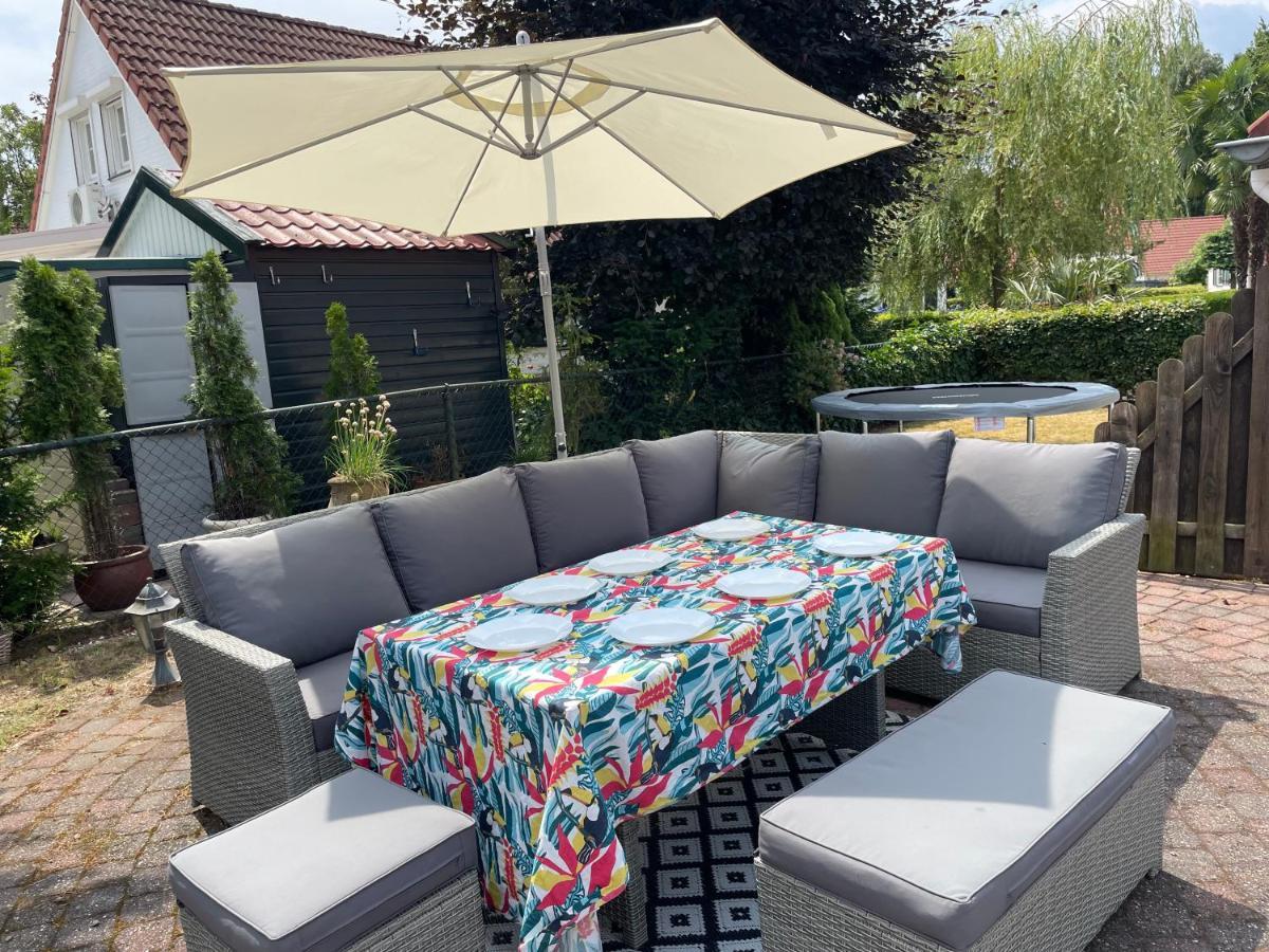 Freistehendes Ferienhaus Am See Naehe Roermond Heel Esterno foto