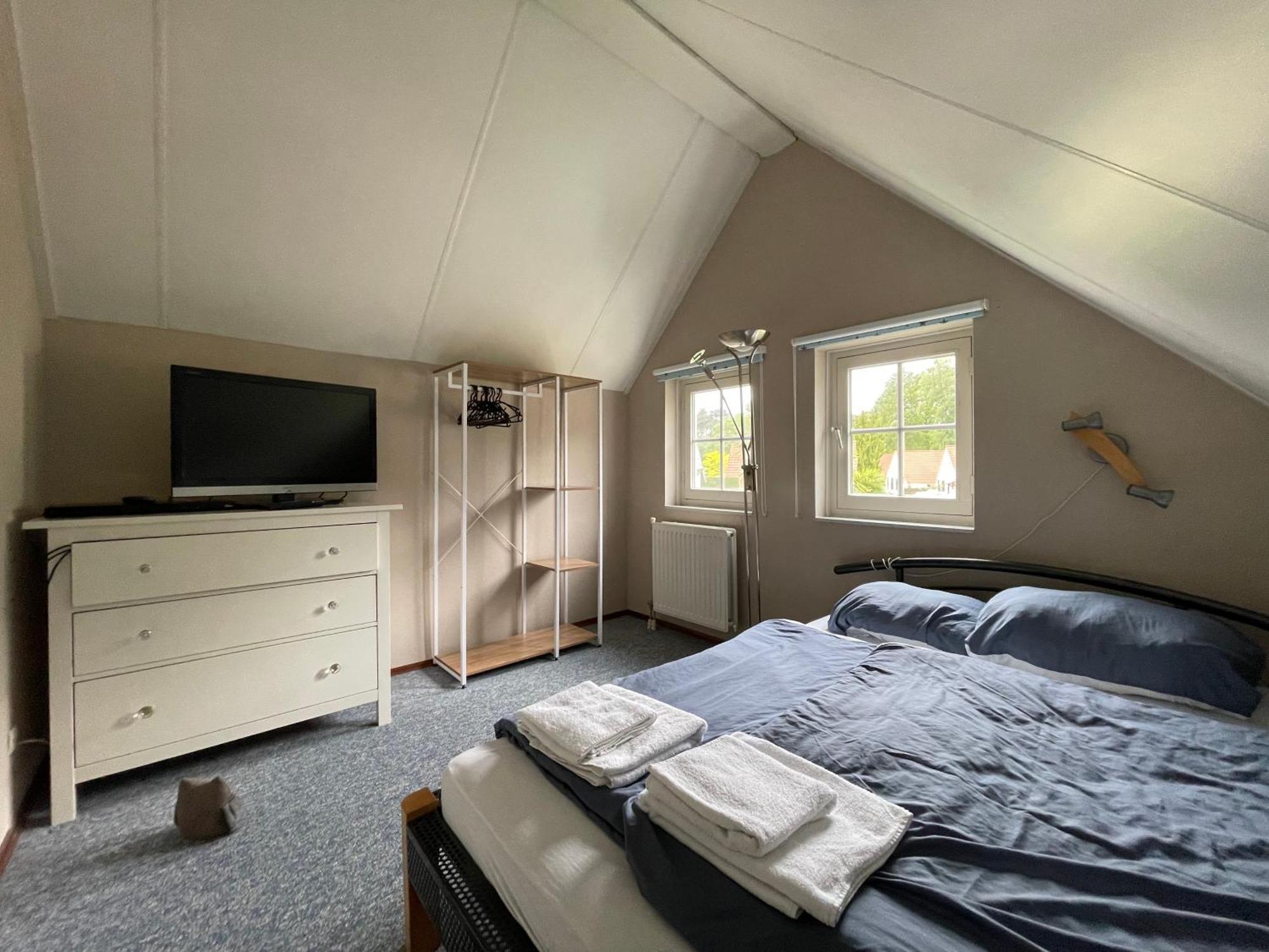 Freistehendes Ferienhaus Am See Naehe Roermond Heel Esterno foto